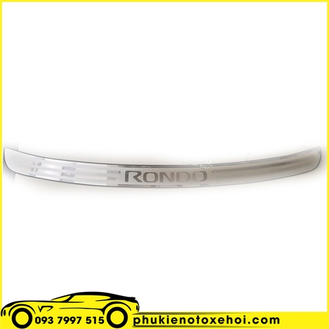Ốp ngoài chống trầy cốp sau xe Kia Rondo