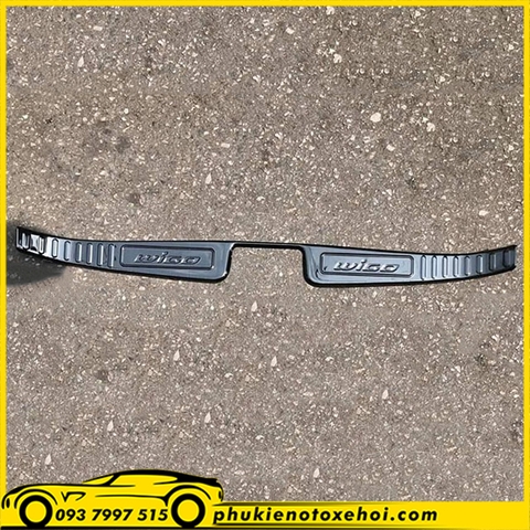 Ốp trong chống trầy cốp sau xe Toyota Wigo