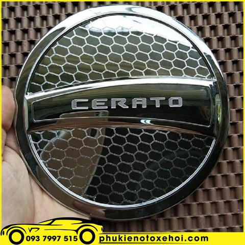 Ốp nắp bình xăng xe Kia Cerato