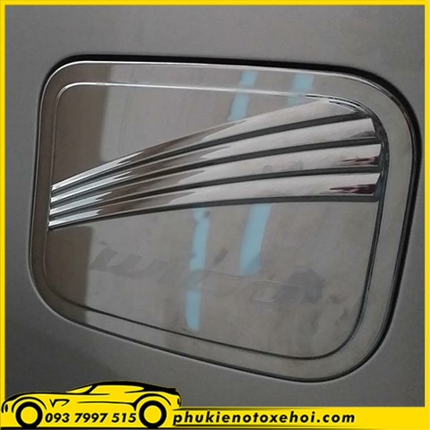 Ốp nắp bình xăng xe Toyota Wigo