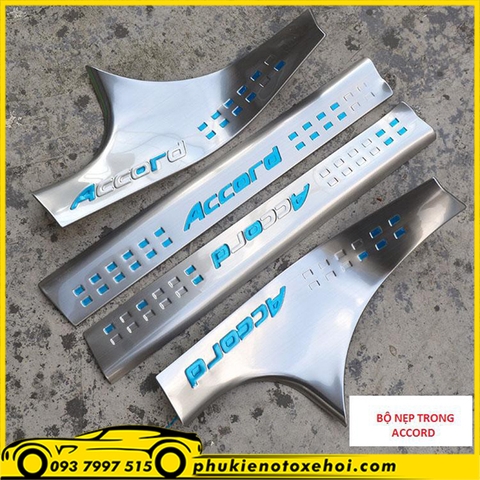 Ốp nẹp bước chân trong xe Honda Accord