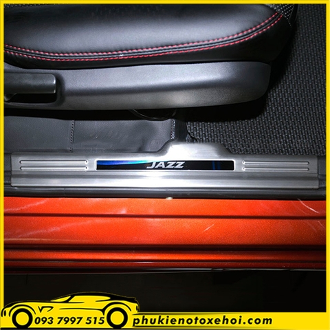 Ốp nẹp bước chân trong xe Honda Jazz