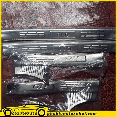 Ốp nẹp bước chân trong xe Hyundai I10
