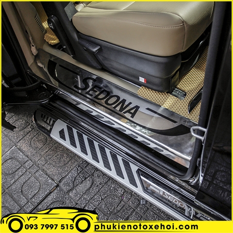 Nẹp bước chân ngoài không đèn xe Kia Sedona