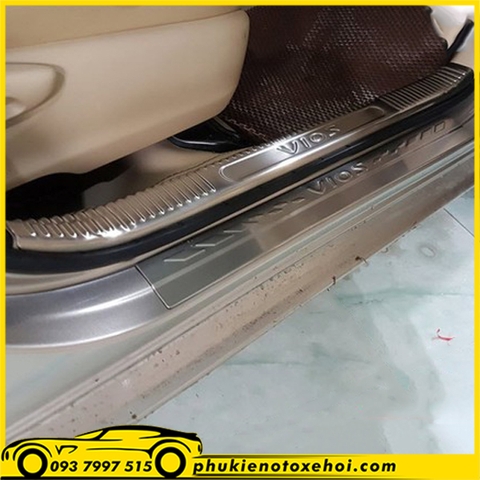 Ốp nẹp bước chân trong xe Toyota Vios