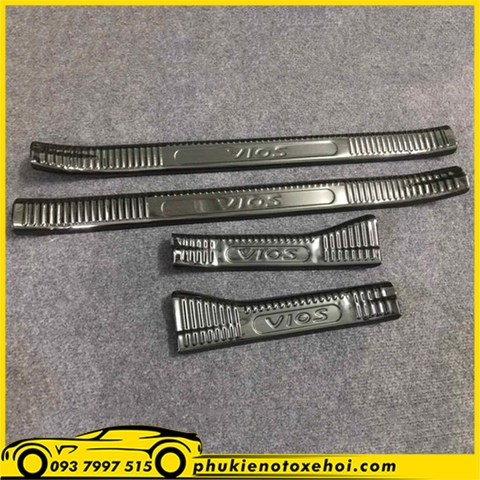 Ốp nẹp bước chân trong xe Toyota Vios