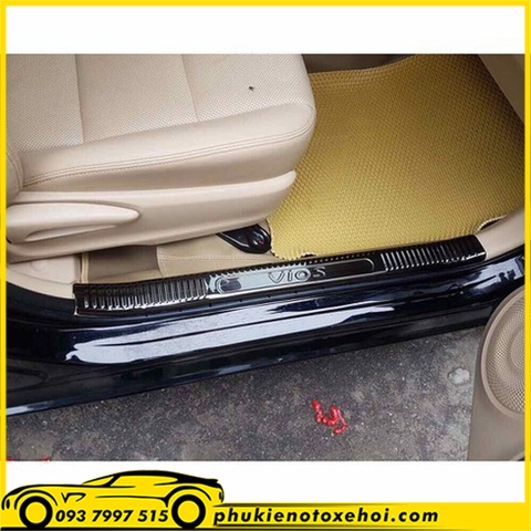 Ốp nẹp bước chân trong xe Toyota Vios