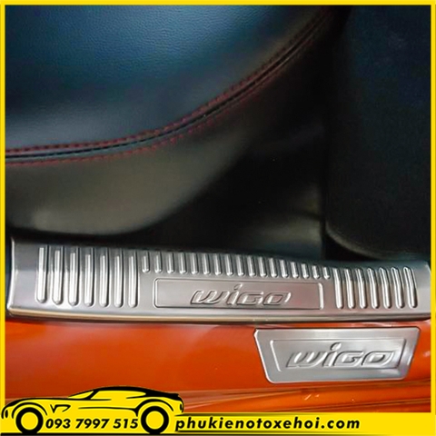 Ốp nẹp bước chân trong xe Toyota Wigo