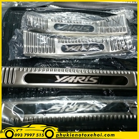 Ốp nẹp bước chân trong xe Toyota Yaris
