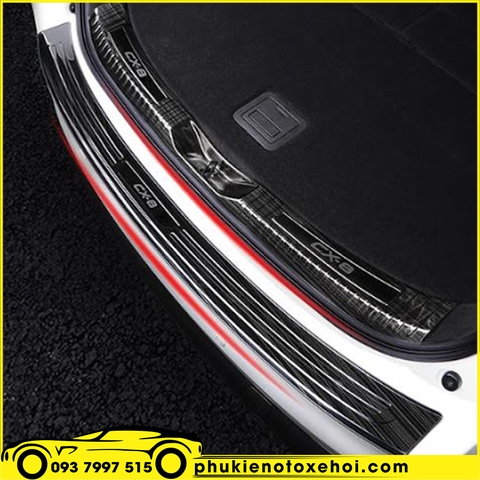 Ốp ngoài chống trầy cốp sau xe Mazda Cx8