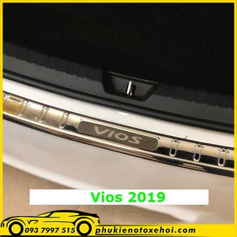 Ốp ngoài chống trầy cốp sau xe Toyota Vios