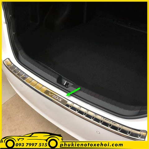 Ốp ngoài chống trầy cốp sau xe Toyota Vios