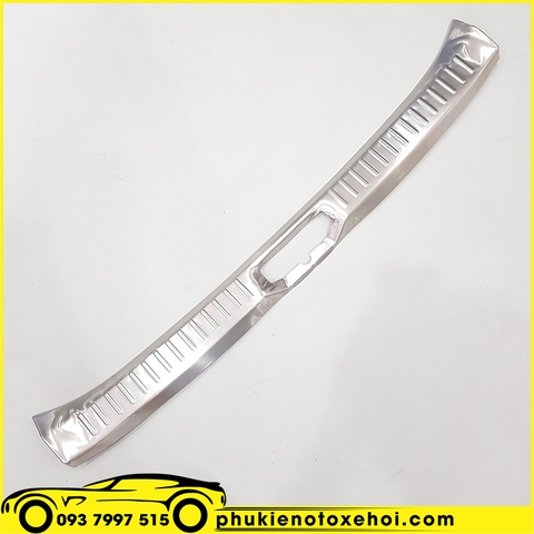 Ốp trong chống trầy cốp sau xe Toyota Innova