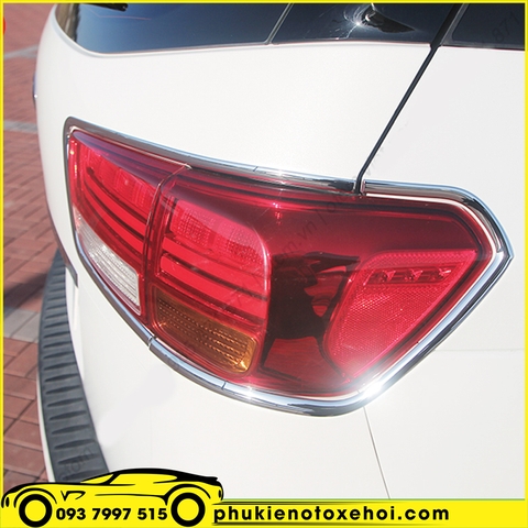 Ốp viền đèn hậu xe Kia Sedona