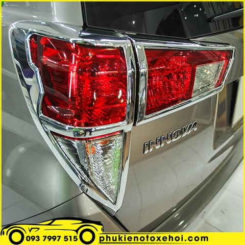 Ốp viền đèn hậu xe Toyota Innova