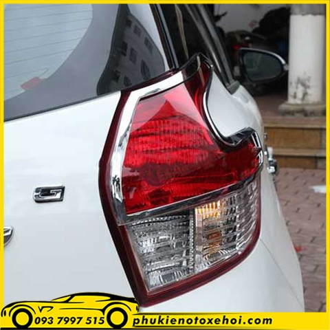 Ốp viền đèn hậu xe Toyota Yaris