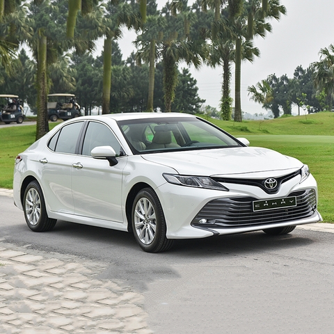Toyota Camry 2022 mới nhất