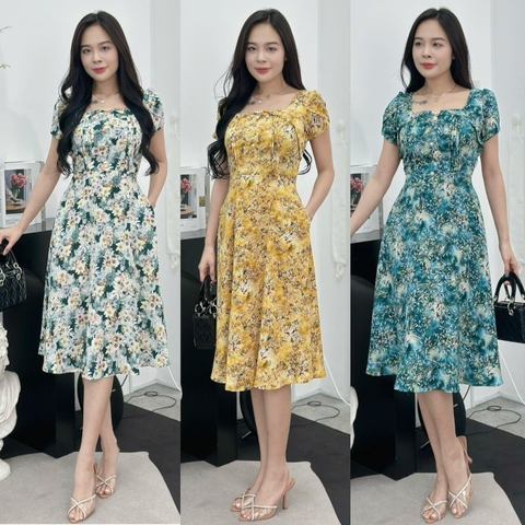 Đầm xòe họa tiết hoa nhí, cổ khoét V đính ngọc, đính nút, tay búp sen, có túi - GR0323