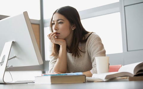 Đột quỵ có thể nấp sau thói quen tưởng vô hại – đó là ngồi nhiều, ít vận động