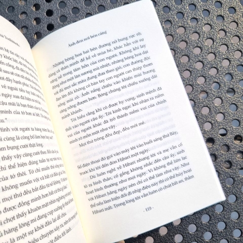 Ánh đèn nơi bến cảng