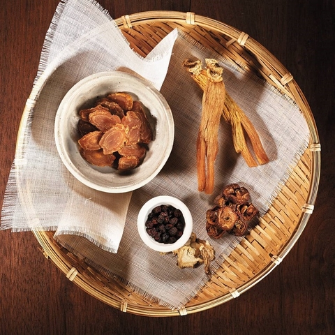 NƯỚC HỒNG SÂM HÀN QUỐC - GIẢI PHÁP CHĂM SÓC VÀ BẢO VỆ SỨC KHỎE CHO NGƯỜI CAO TUỔI HOÀN TOÀN TỪ THIÊN NHIÊN