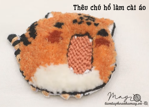 Thêm mẫu thêu chú hổ để làm cài áo nho nhỏ cho áo phông