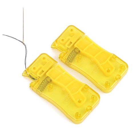 Dụng cụ xỏ chỉ tự động