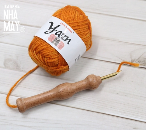 Kim thêu len cán gỗ - kim 4.5cm