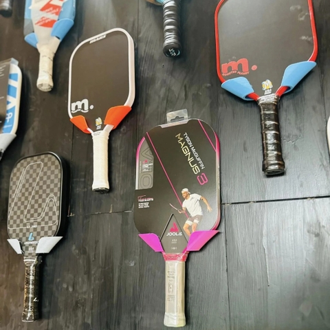 Móc Treo Vợt Pickleball Nhựa Cao Cấp - Đơn giản, hiện đại, bền bỉ