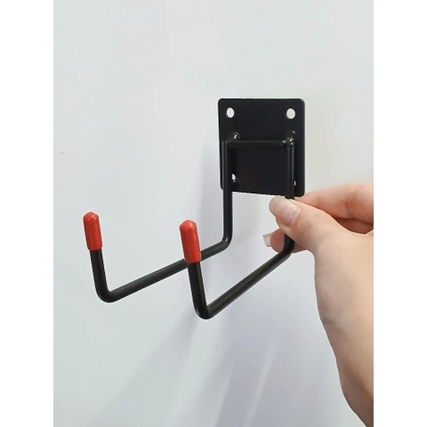 Trưng Bày Cửa Hàng Thể Thao Với Móc Treo Vợt Pickleball/Treo Vợt Bóng Bàn Loại Bắn Vít Cài Rãnh Cài Lưới Cài Tole Lỗ Cài Cây 13x26mm | Sports store display