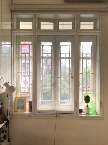 Cửa Lưới Chống Muỗi Dạng Cuốn Màu Trắng