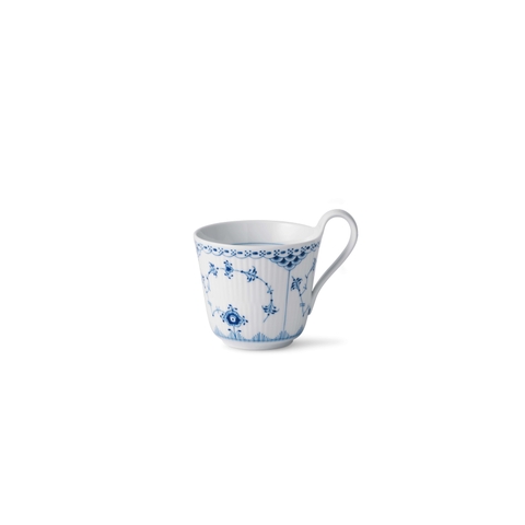 Cốc có quai Royal Copenhagen, họa tiết Blue Fluted Half Lace 33cl