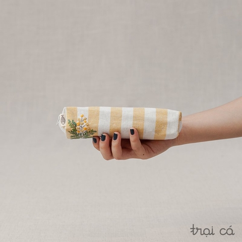 Hộp bút thêu tay (18cm) - vàng trắng mimosa