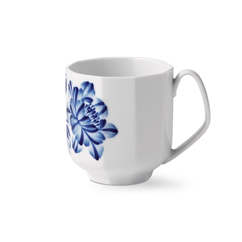 Cốc có quai Royal Copenhagen, họa tiết Blomst Camellia 33cl