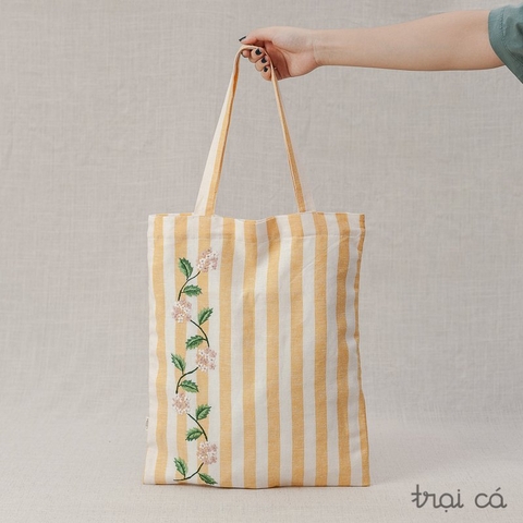 Túi tote đáy mỏng thêu tay (40x35cm) - tú cầu