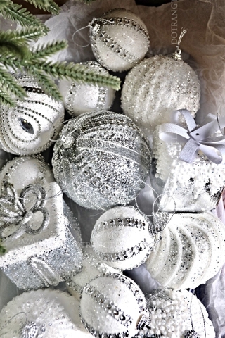 Hộp quả châu kiểu Twinkle - 14 quả châu phụ kiện Trắng bạc 6-8-10CM