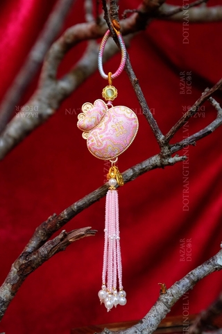 .Chuỗi treo gấm thổ cẩm handmade cao cấp - Chuỗi treo xe chuỗi treo túi - Túi tiền hồng tua rua hồng