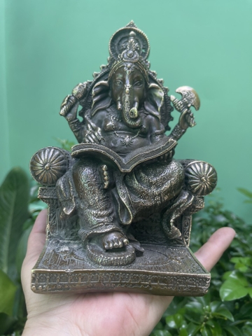 Tượng Thần Voi Ngồi Ngai Cầm Cục Vàng_Chất liệu Đồng Mạ Bạc_Cao 11cm