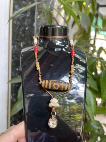 Đá Dzi 3 Mắt Nâu Cổ không giấy kiểm định 39x15mm