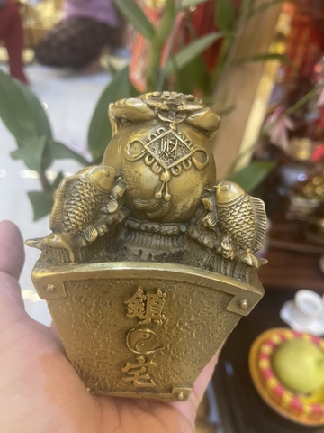 Tượng Túi Vàng Cua Cá - Bát Quái Đồng Vàng 12x8cm [G3-PT9068]