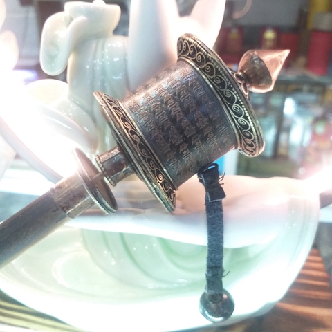 Kinh Luân Quay Tay Khắc Om Nepall 27x6cm