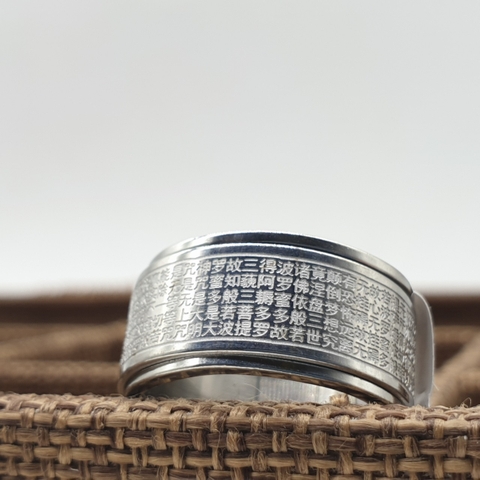 Nhẫn Chú Đại Bi Xoay Trắng_20x12mm_Chất liệu Titan