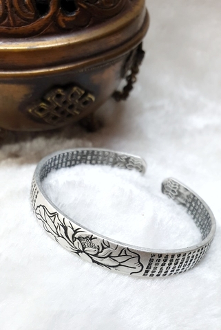 Vòng Tay Khắc Hoa Sen Mờ_Chất liệu Bạc_9mm