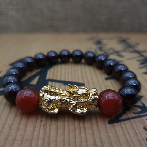 Chuỗi Đá Garnet Phối Tỳ Hưu Xi Vàng Đeo Tay_9ly