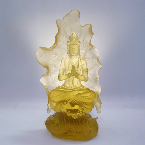 Tượng Quan Âm Bồ Tát Ngồi Lá Sen_Chất liệu Đá Lưu Ly Vàng_Cao 21cm