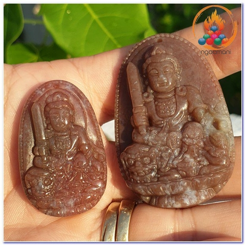 Mặt Phật Bổn Mệnh Văn Thù Bồ Tát_Đá Màu Đỏ_49x31mm