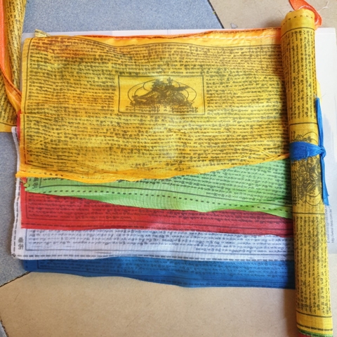 Cờ Lung Ta Liên Hoa Sinh (20 Lá) In Hình Tổ Padmasambhava Liên Hoa Sinh_26x15cm