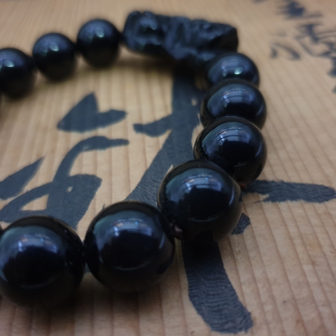 Chuỗi Đá Mắt Rồng (Núi Lửa) Phối Tỳ Hưu Đen Đeo Tay_10ly