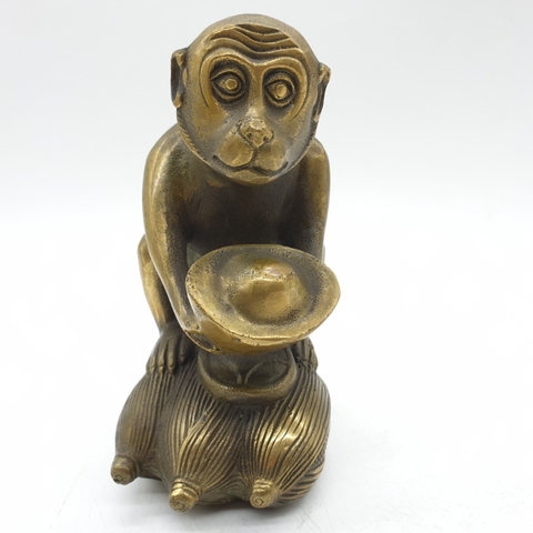 Khỉ Đứng Bắp Cầm Thỏi Vàng_13cm_Tượng Phong Thủy