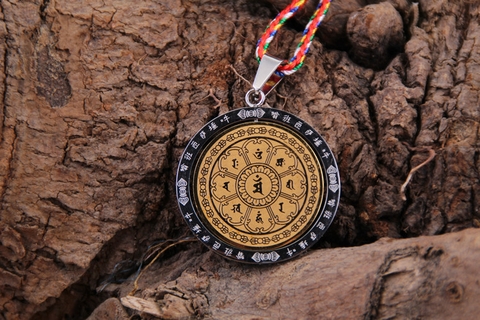 Mặt Đeo Bát Tự Văn Thù Vàng Trắng 1 Mặt Xoay_Chất liệu Titan_33mm